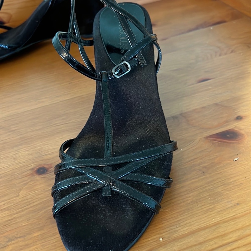 Wedged t-strap black faux leather sandals. Size 8-1/2. Wedge 3-1/4in.